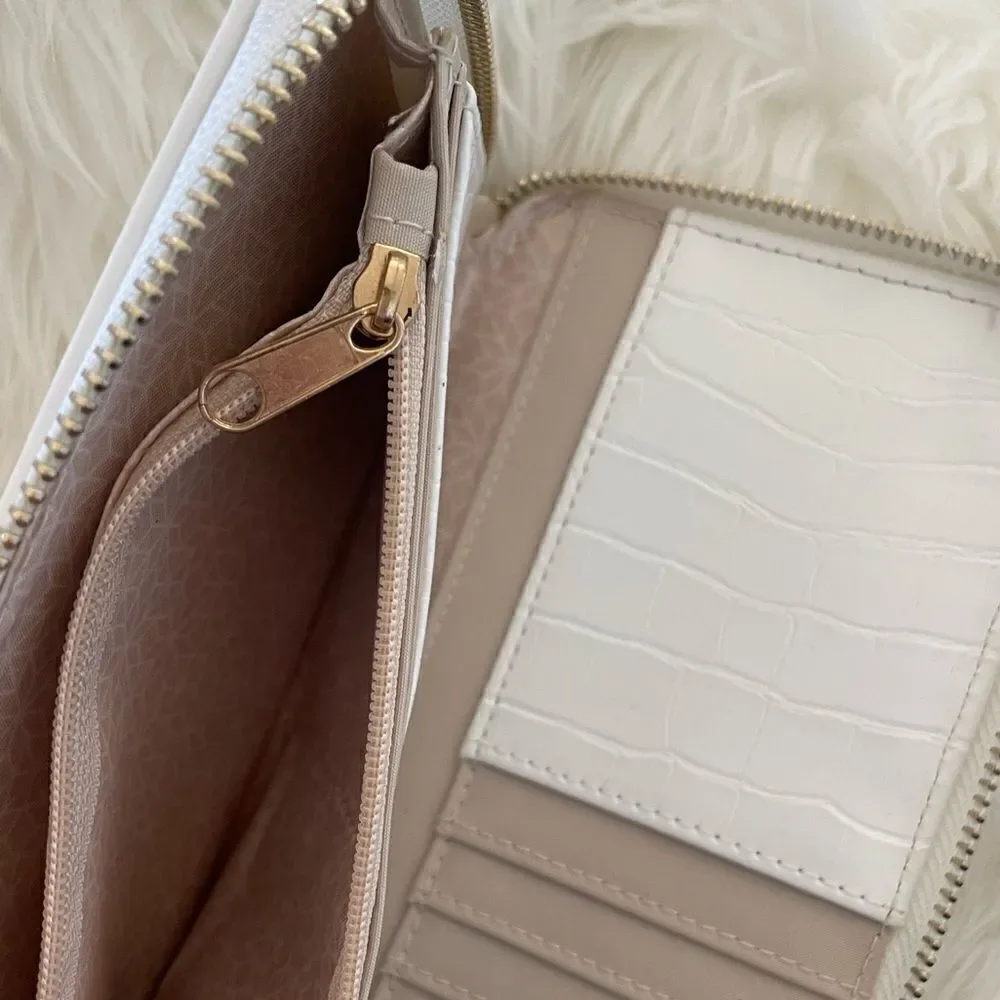 White  wallet